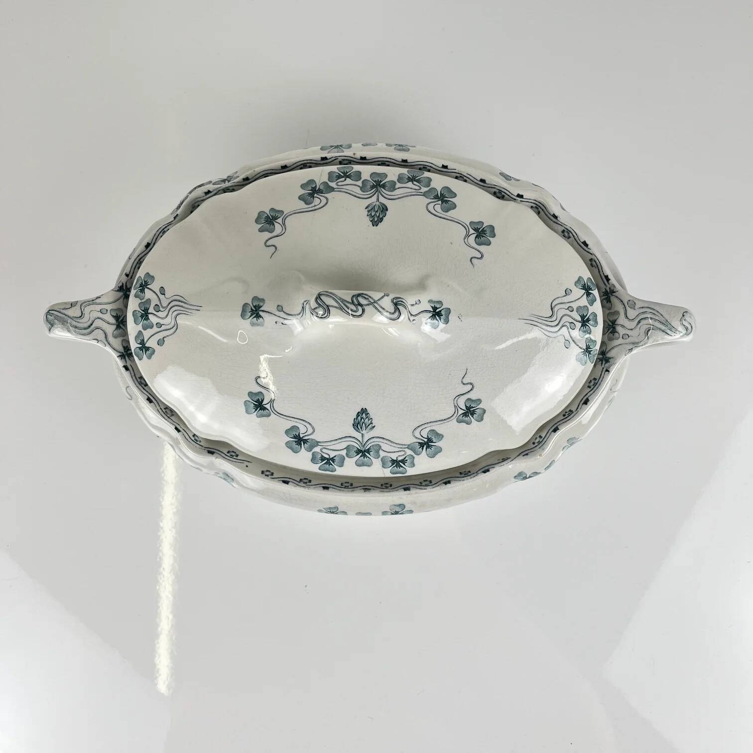 Vegetable dish Villeroy & Boch model "Clover - Klee", blue, 1890-1900