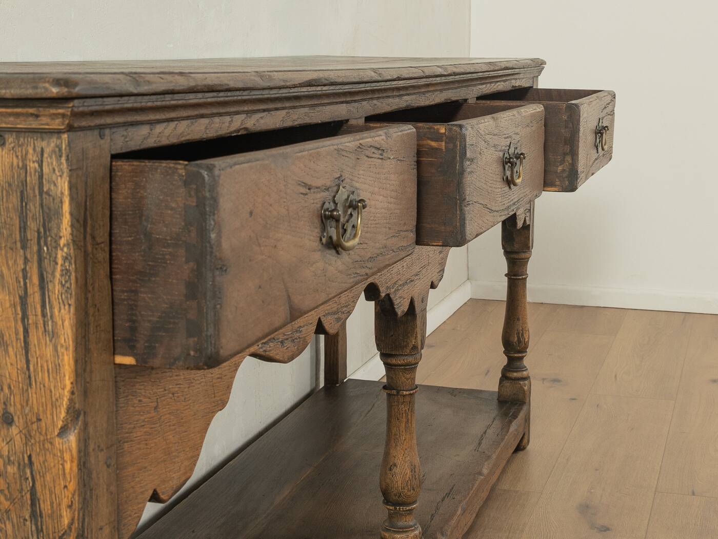 Buffet de style XVIIe siècle, années 1960