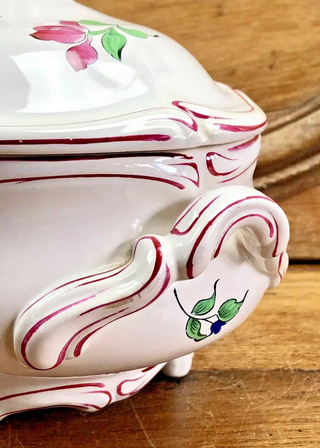 Luneville vegetable soup tureen, street lamp model