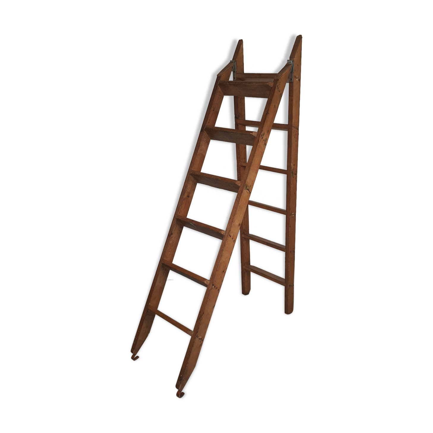 Retractable miller's ladder