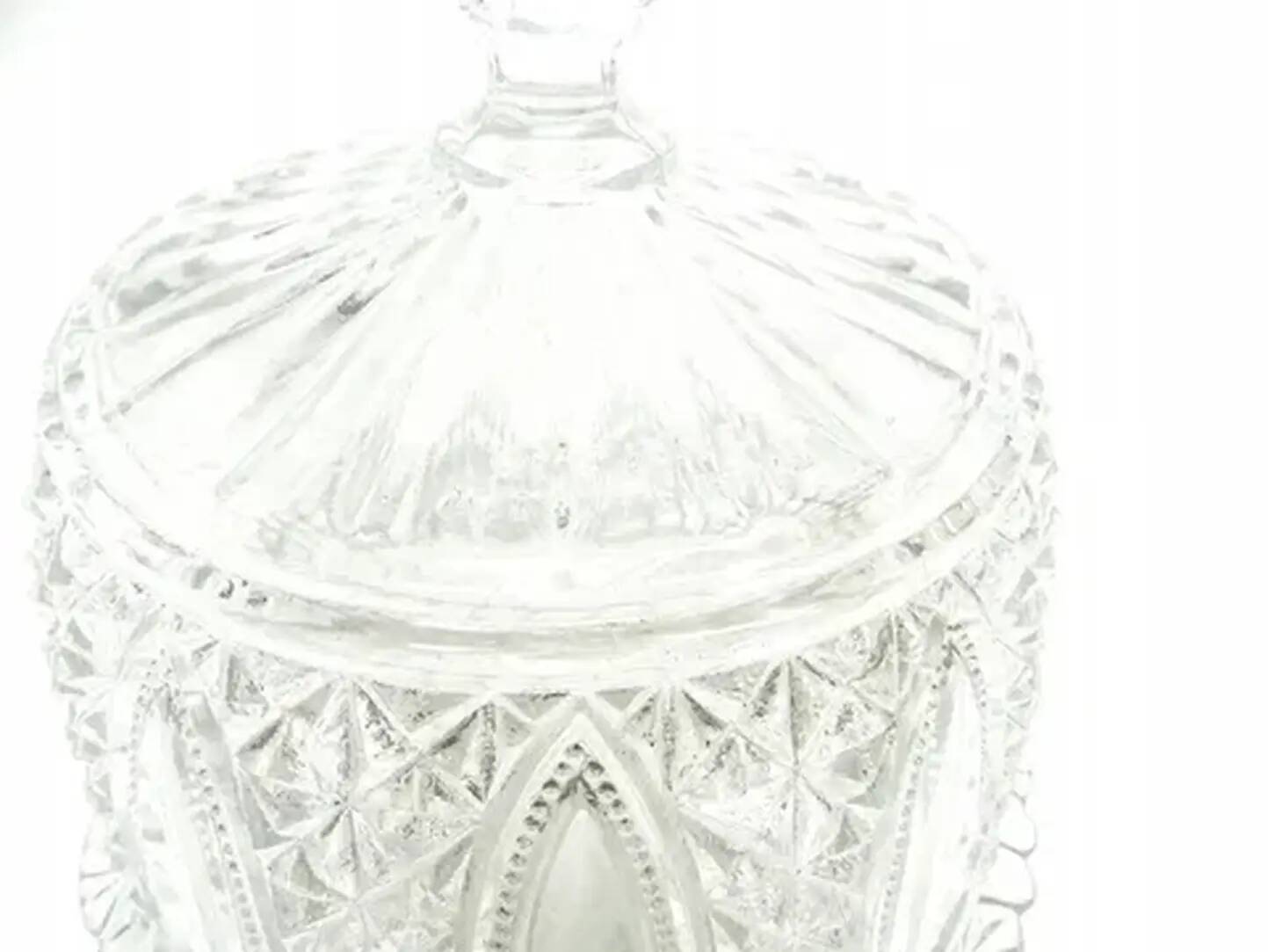 Plat à gâteau avec dôme, Art Déco, verre pressé, Val Saint Lambert, Belgique, années 1950.