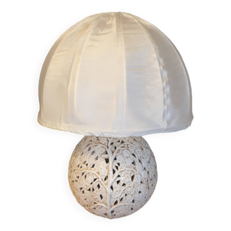 Openwork ceramic lamp