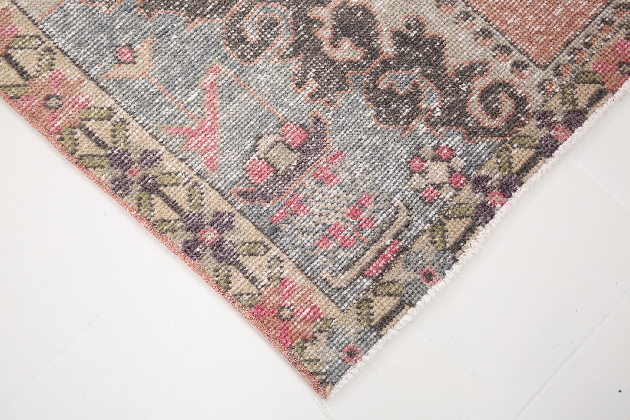 Oriental rug 118x238cm