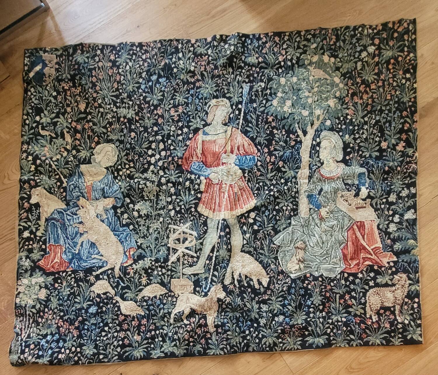 Wall tapestry: shearing