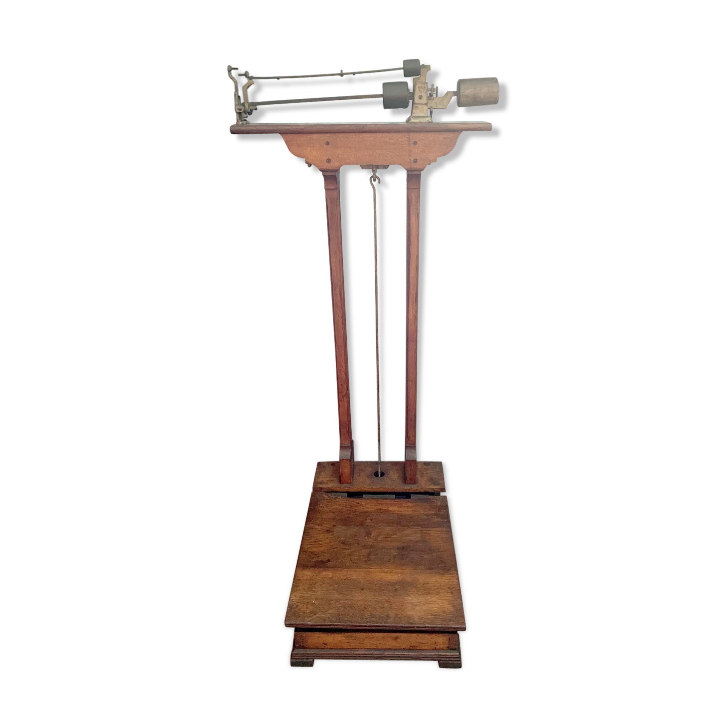 Former wooden doctor scale