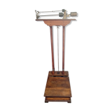 Former wooden doctor scale