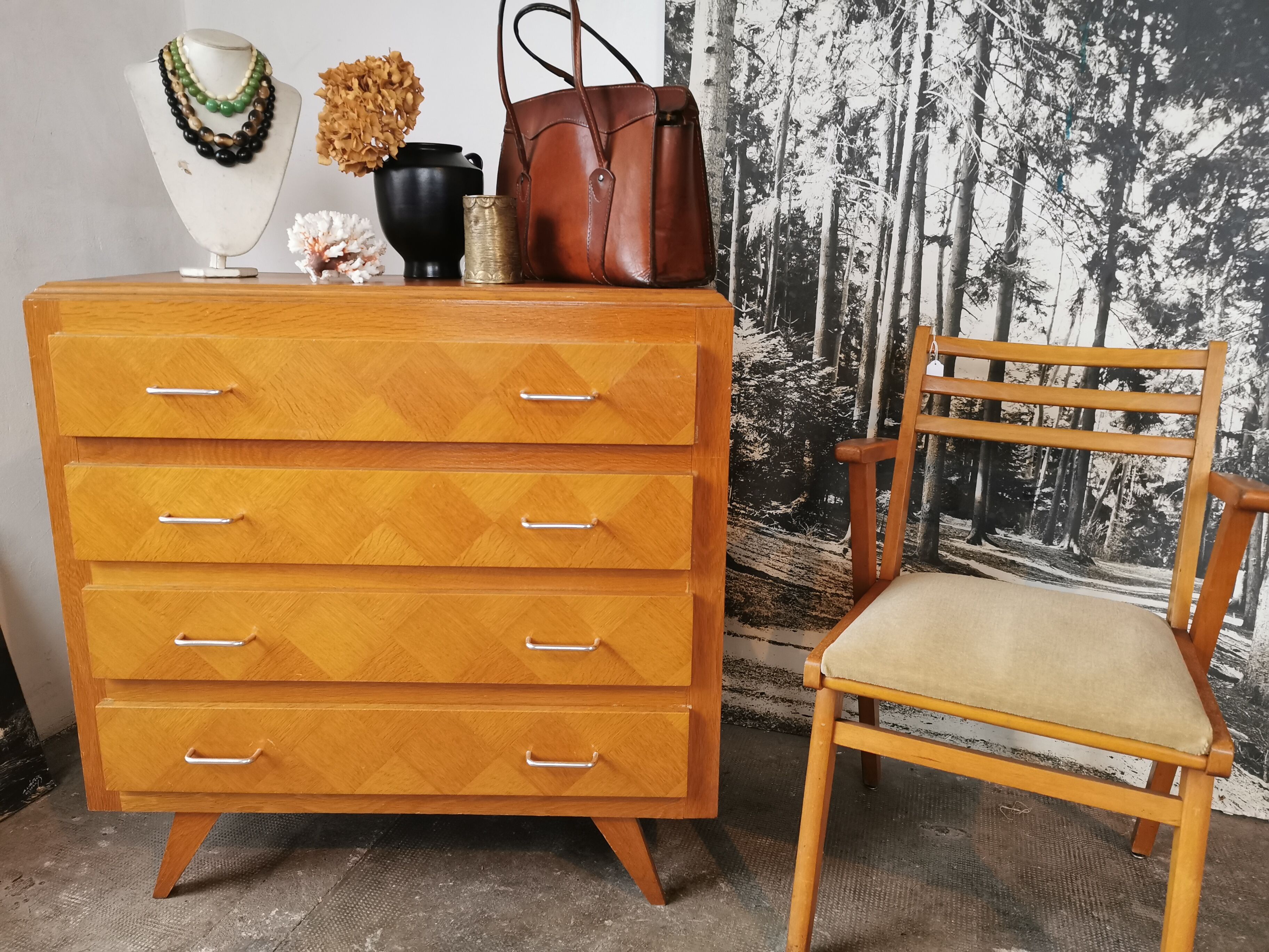 Vintage chest of drawers, compass legs, light wood