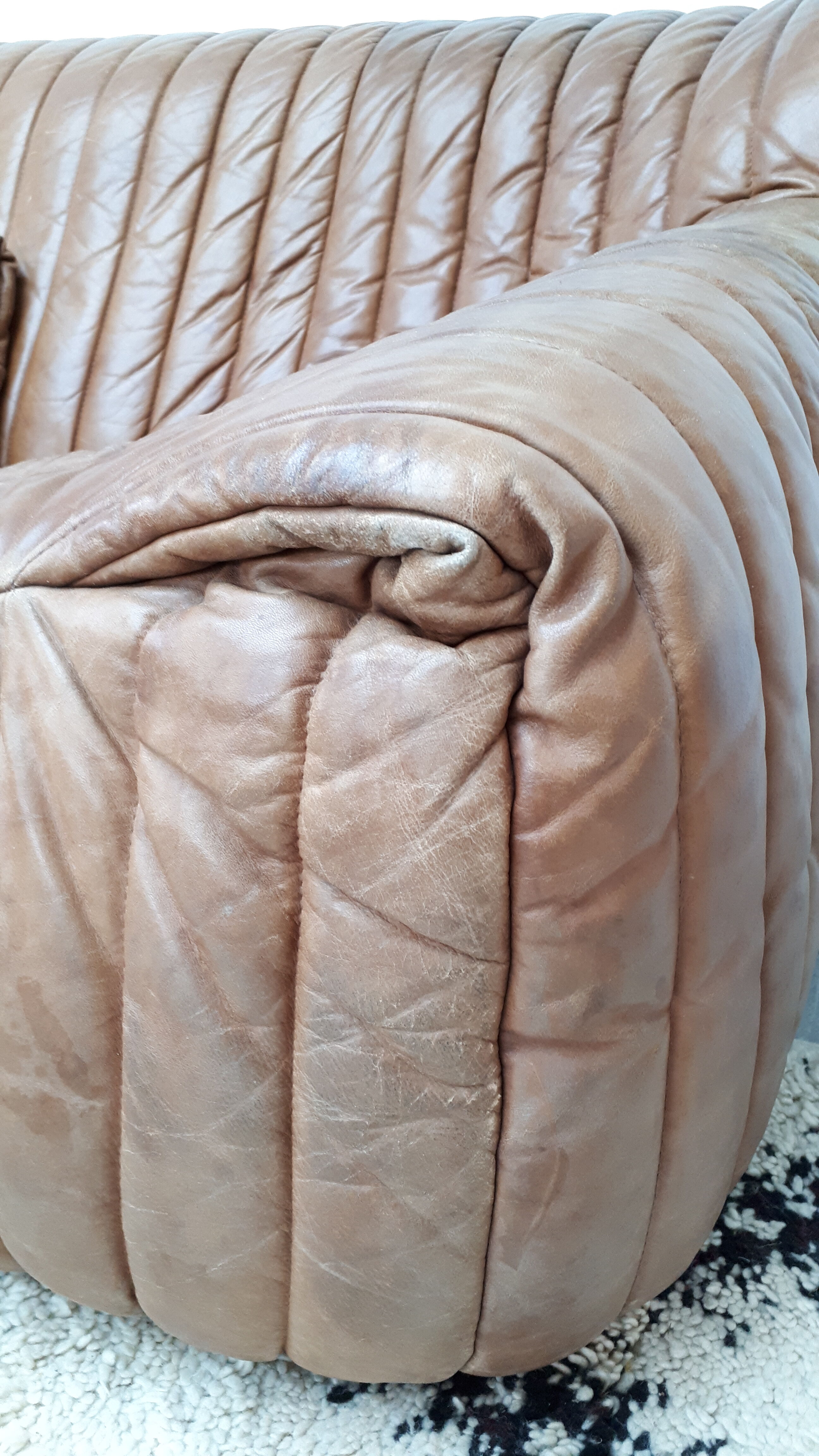 Sofa by  Annie Hieronimus model sandra