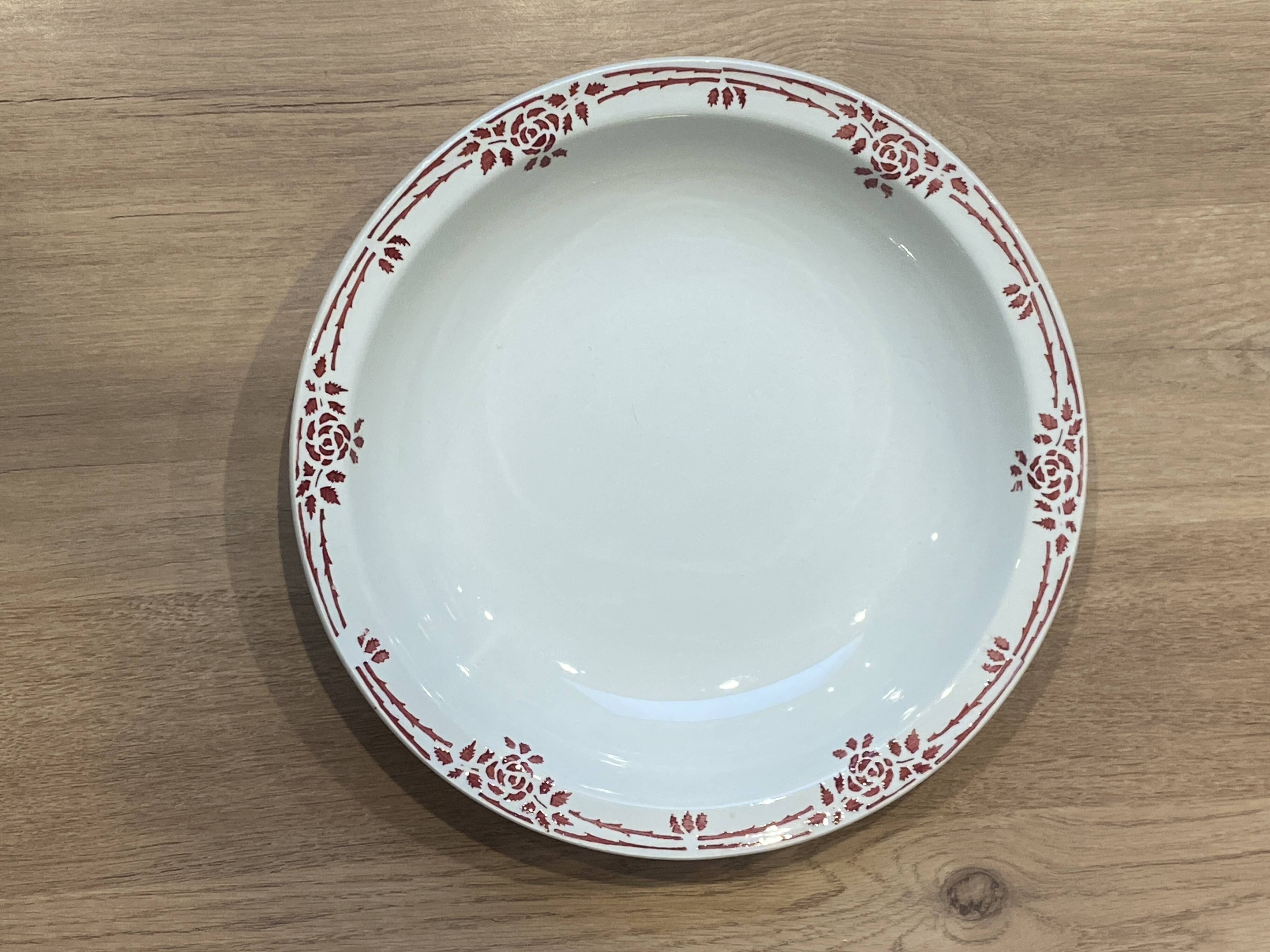 Hollow serving dish from Onnaing earthenware factory