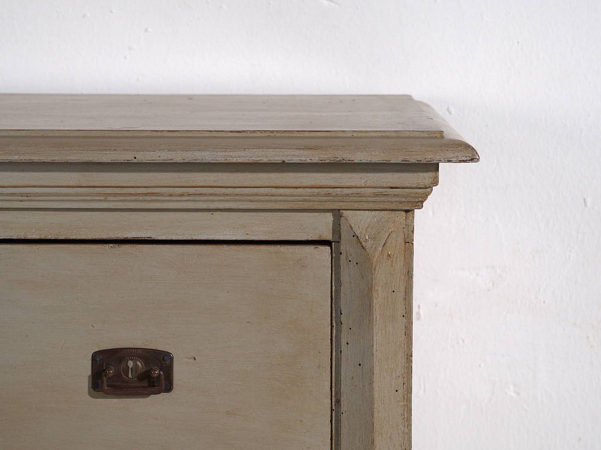 Old Provençal French chest of drawers (c.1920)