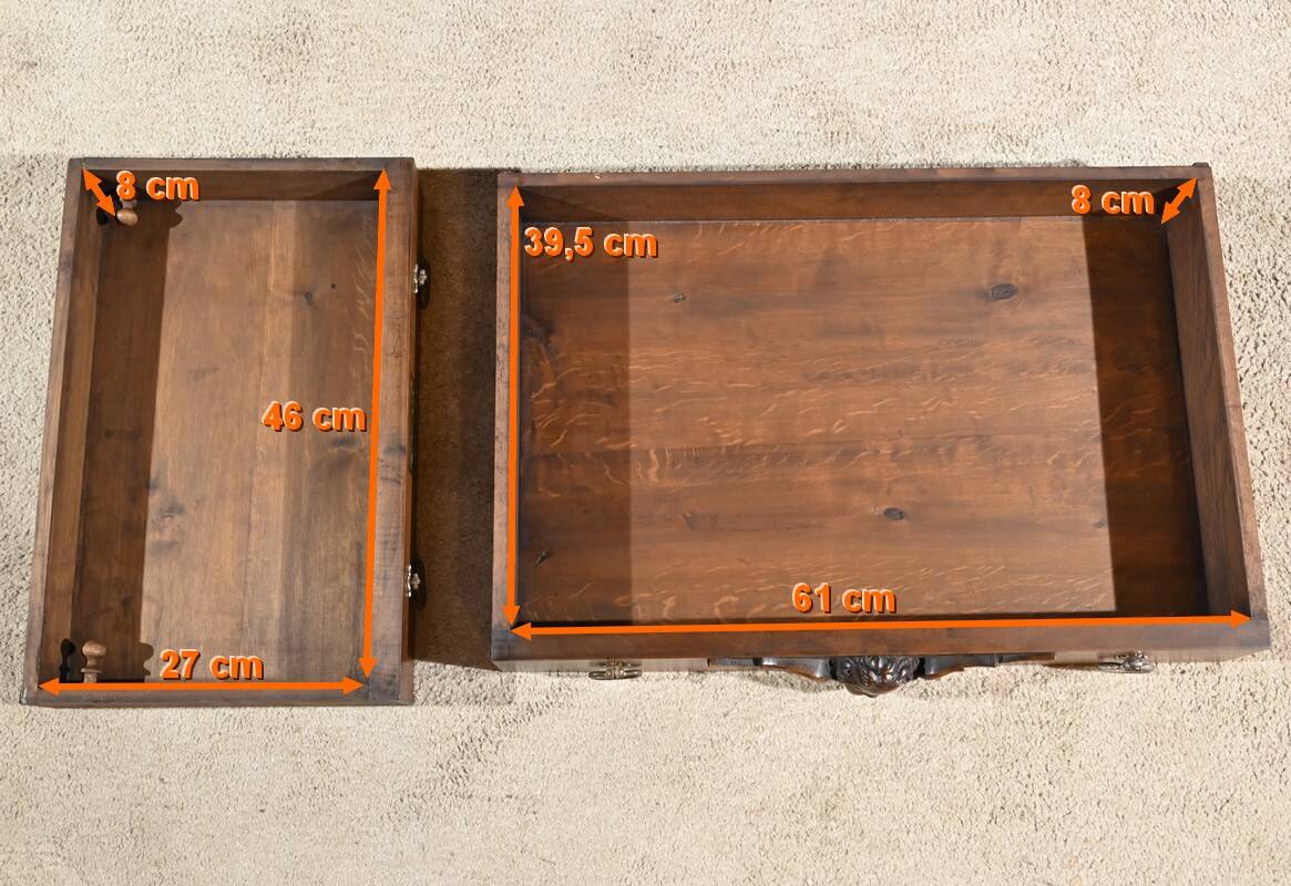 Petit Buffet Deux Corps en Noyer Massif, style Renaissance – Milieu XIXe