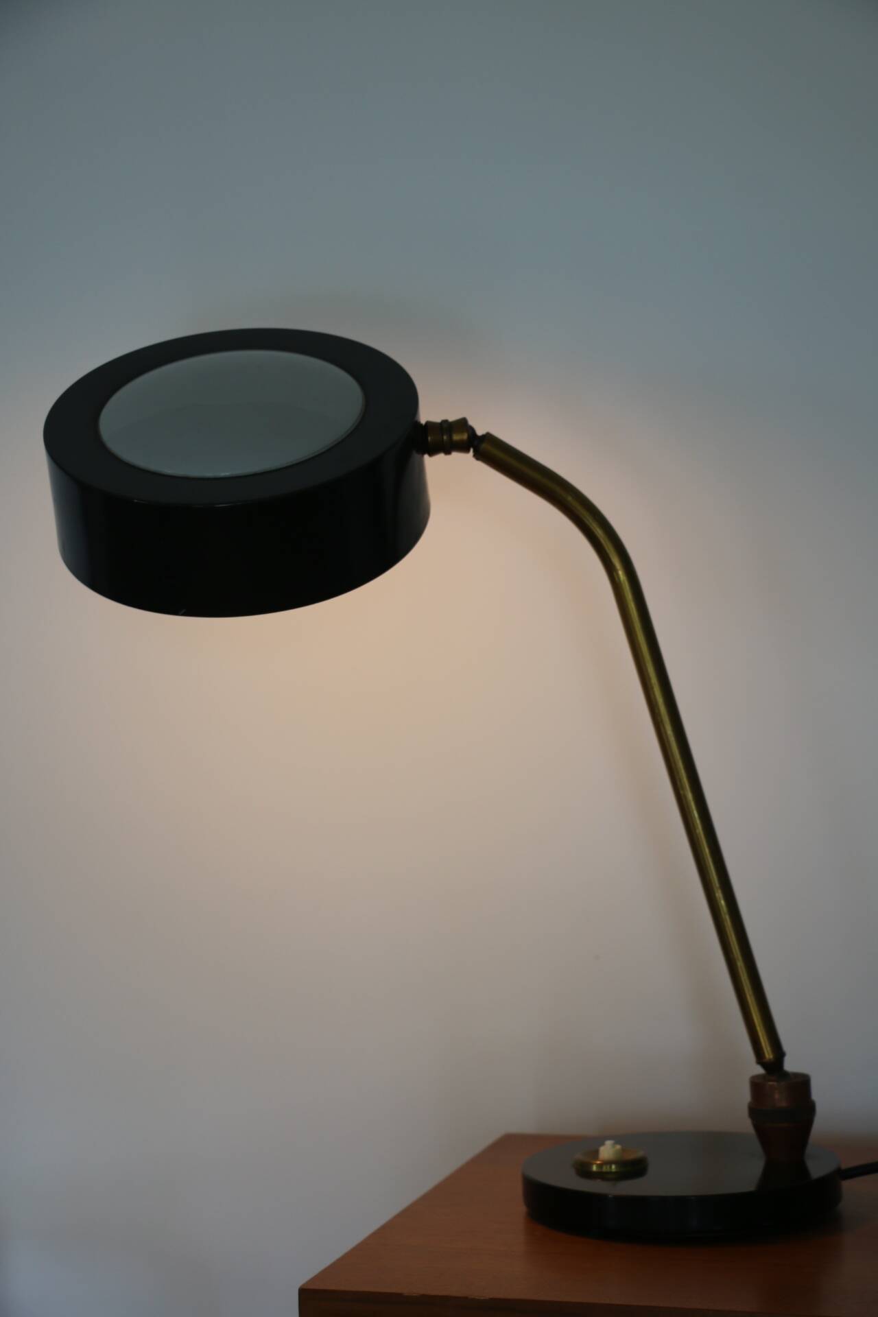 Jumo 900 black and gold lamp