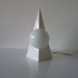 White ceramic piramid table lamp