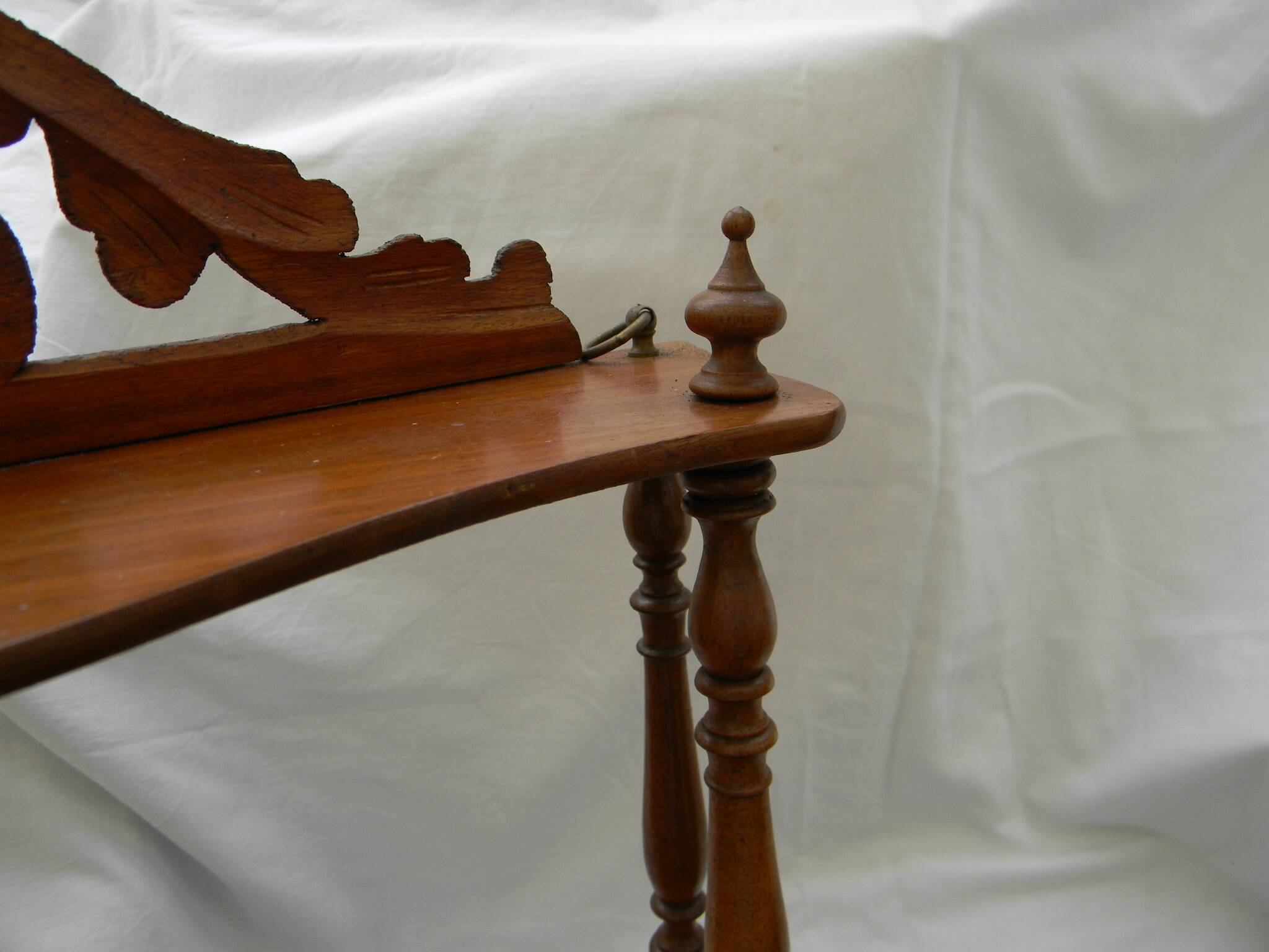 Antique mahogany shelf, 19th century.