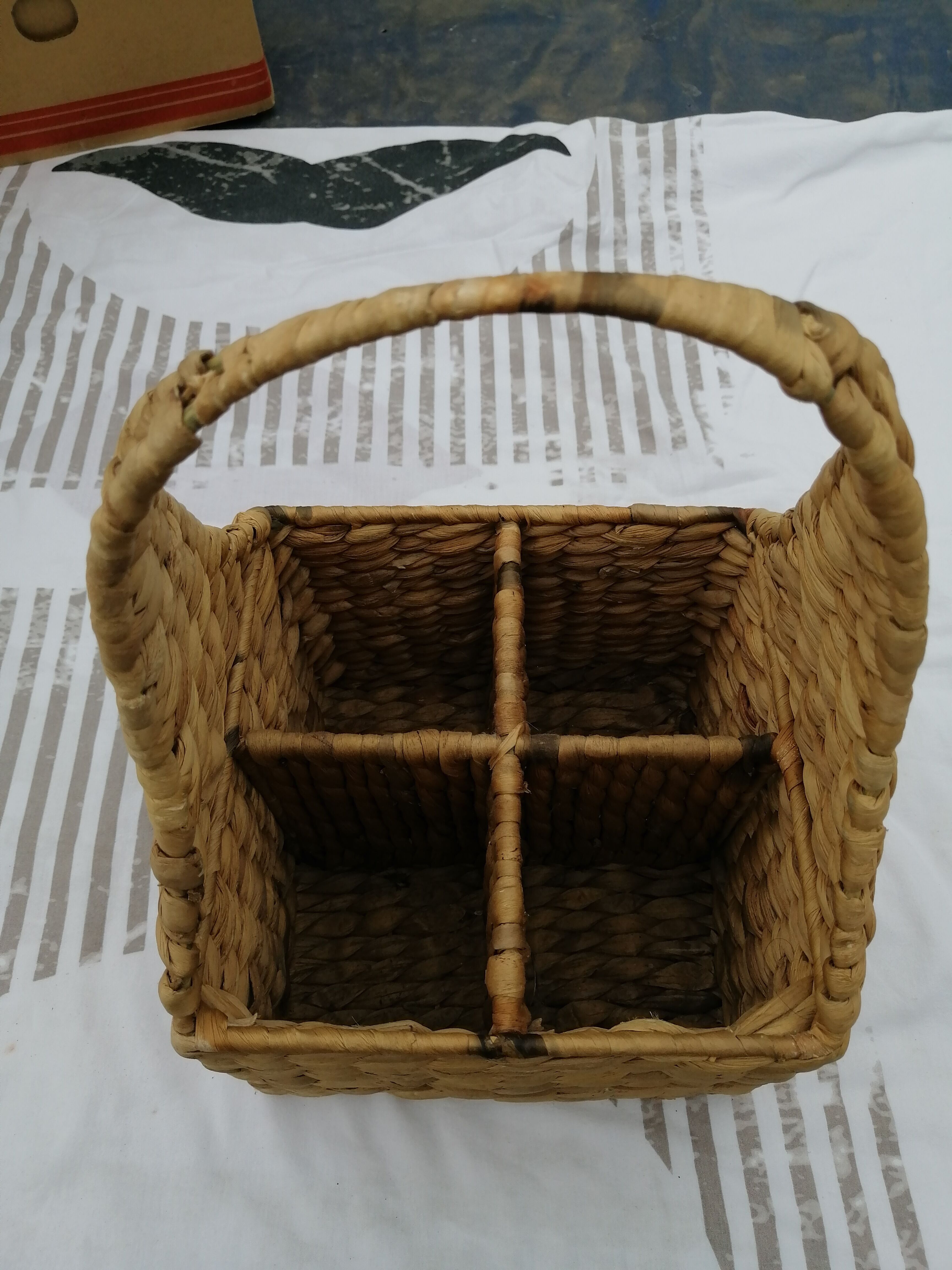 Panier en osier porte bouteille