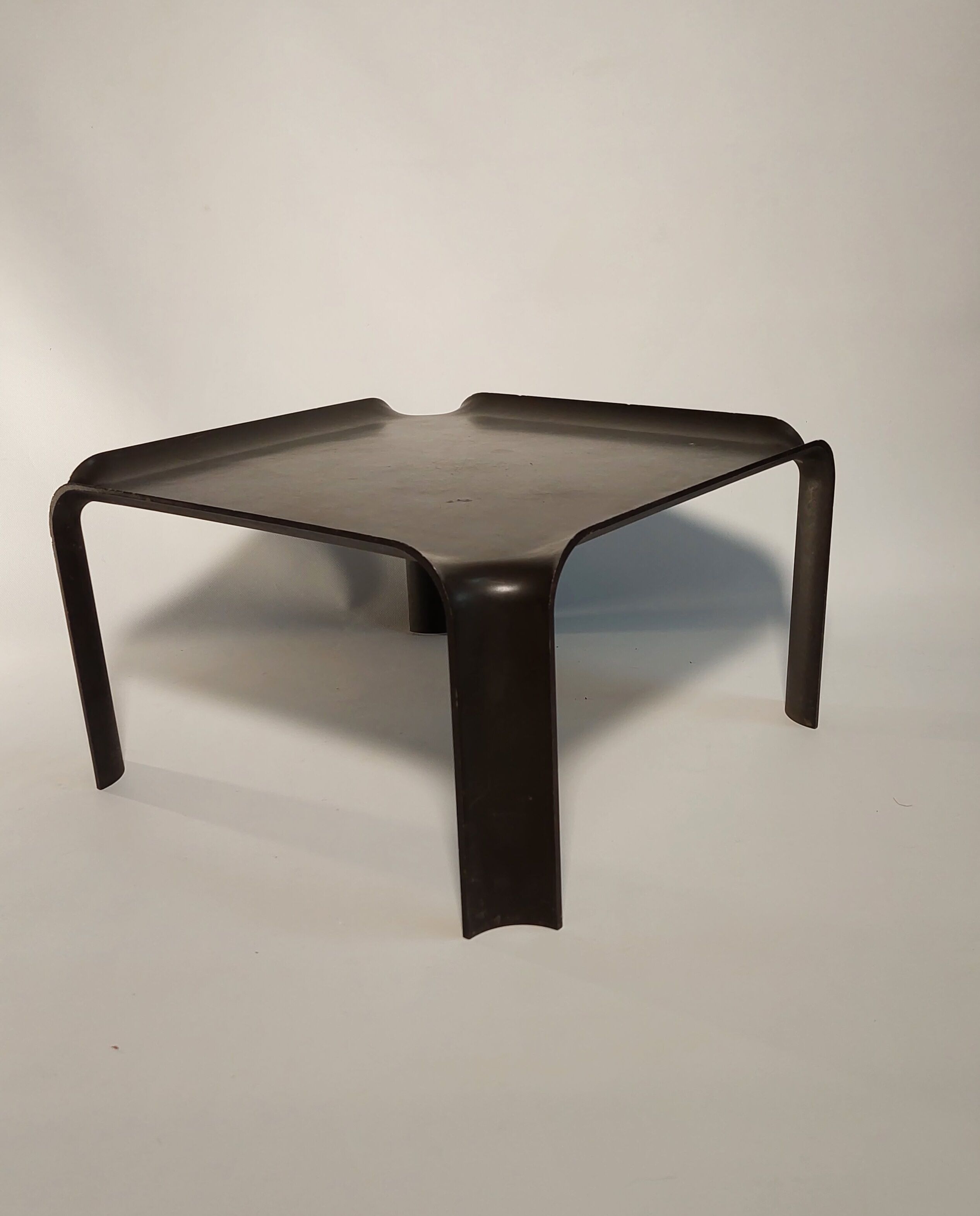 Side table 877 Pierre Paulin ,Artifort 1965