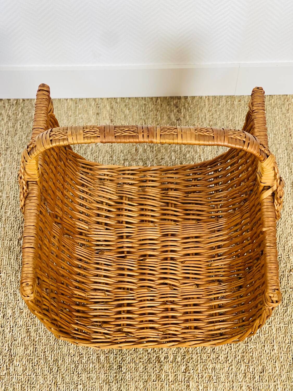 Vintage wicker basket 1960