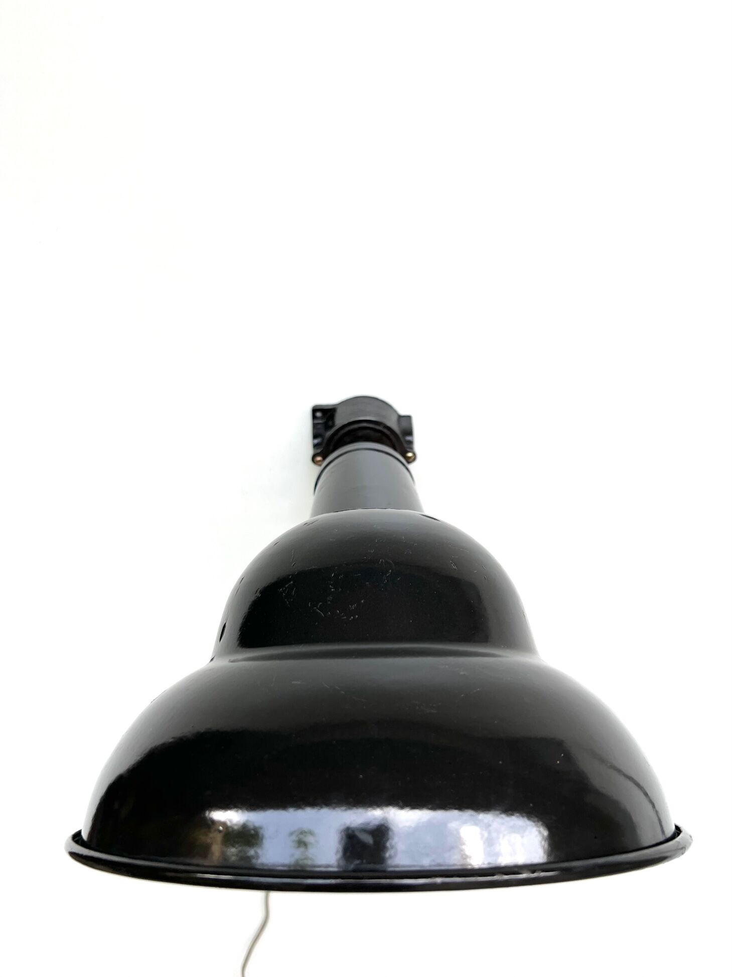 BLACK ENAMELLED TOLE WALL LAMP 1940 LEGRAND Ø 25 CM