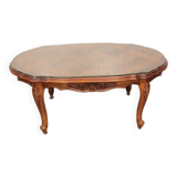 Table basse ovale style Louis XV avec plateau en verre