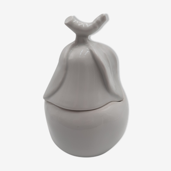 Pear-shaped porcelain box