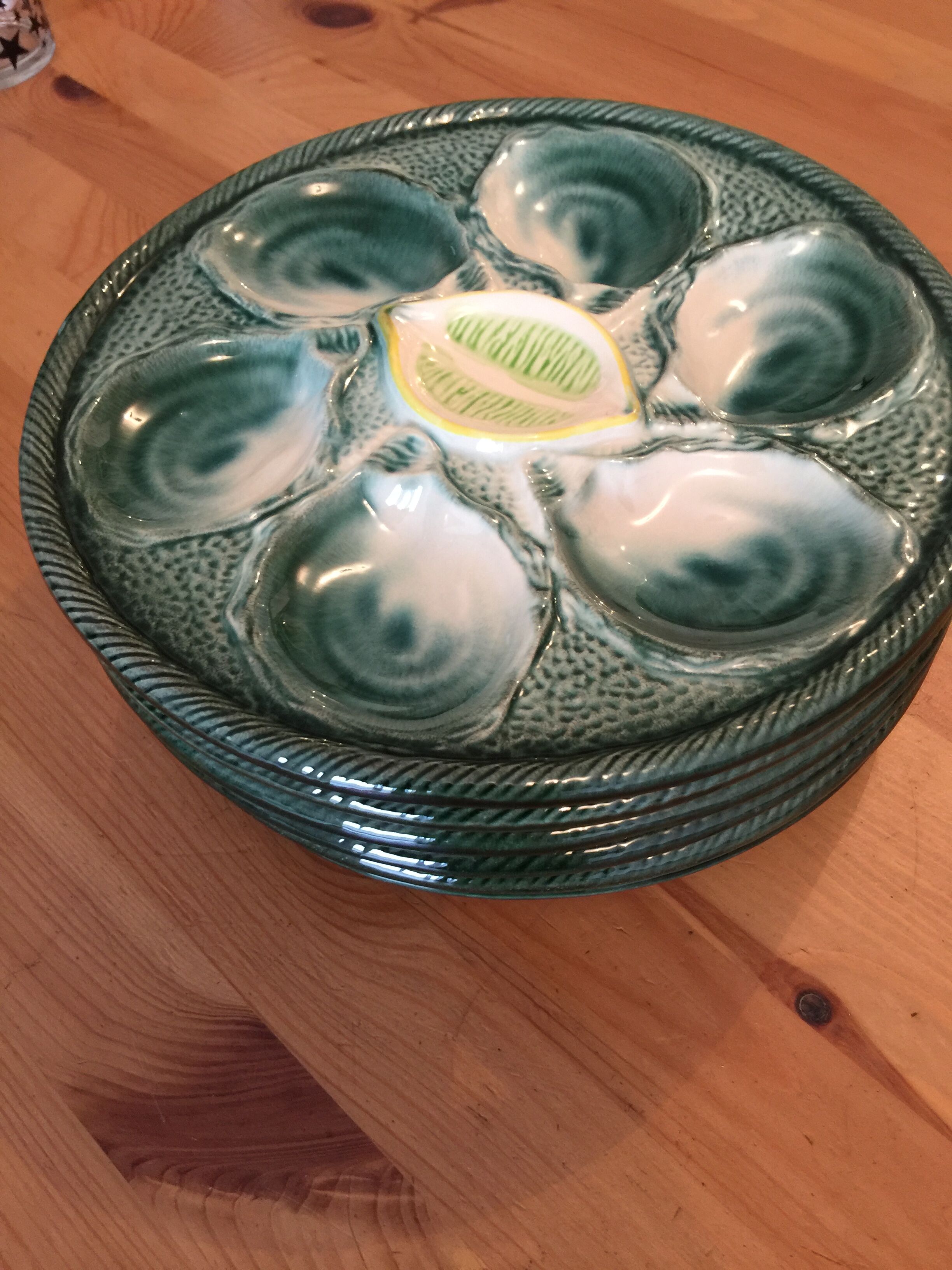 Plates in Oysters Barbotine Saint Clément