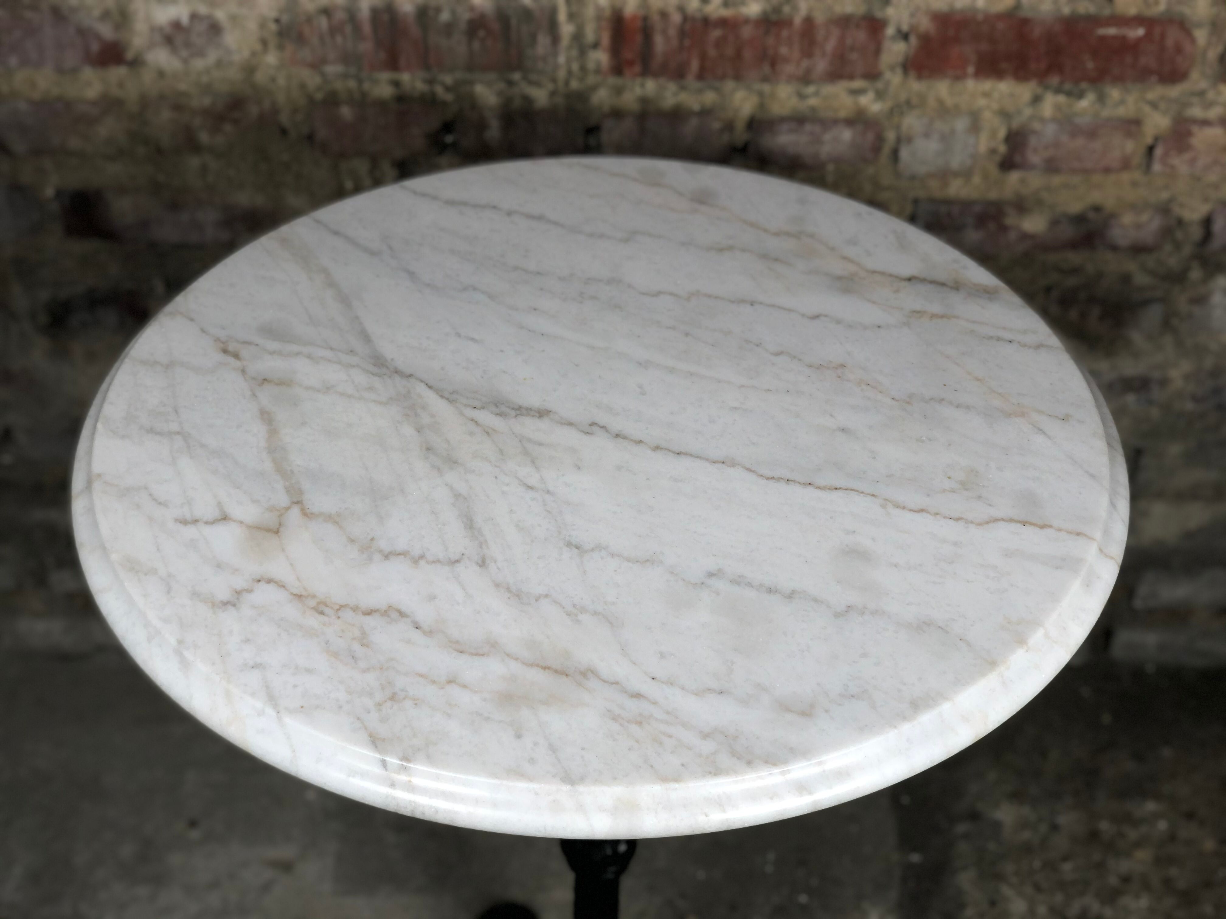 Parisian bistro table in cast iron with marble top