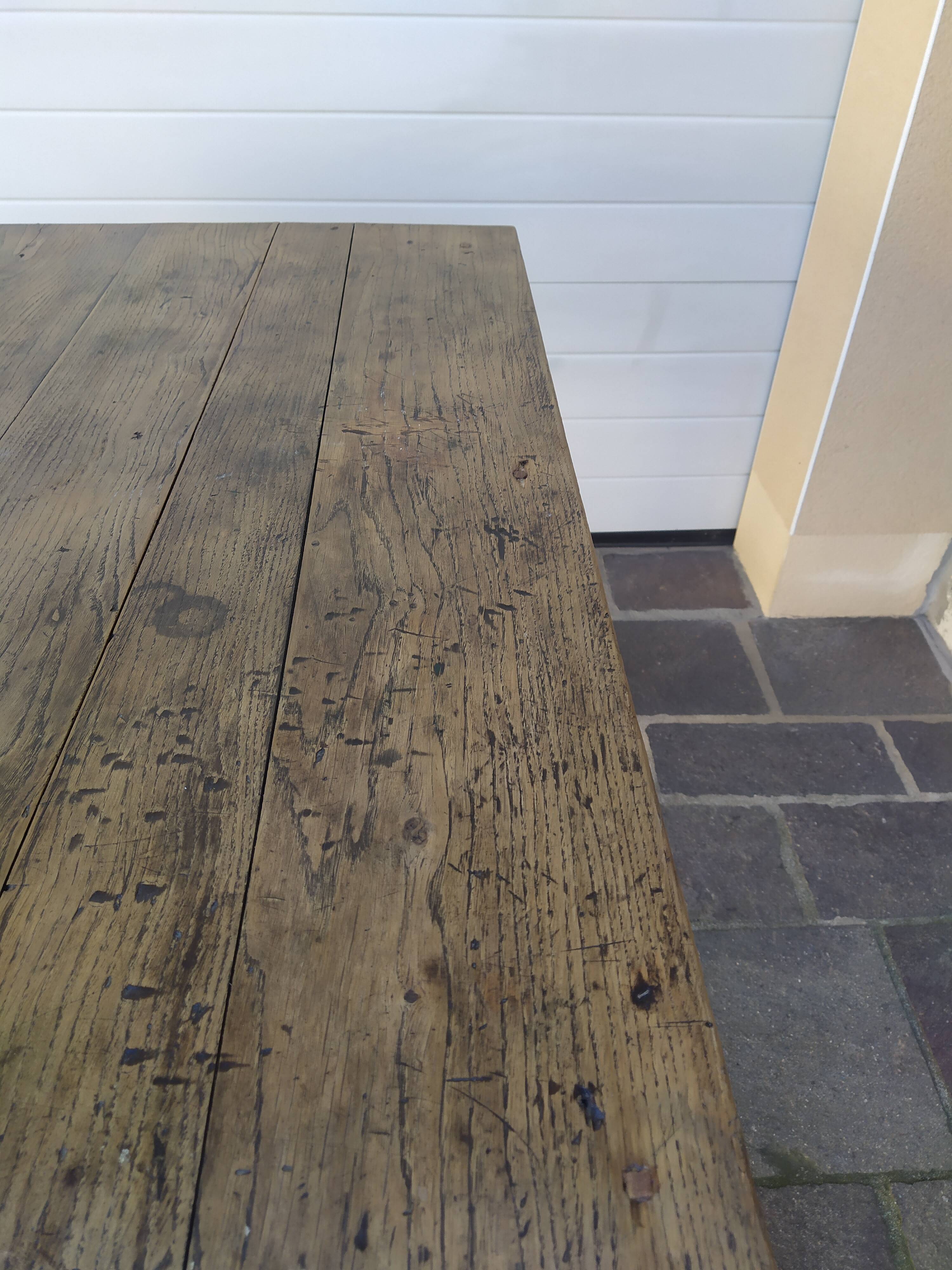 Farm table