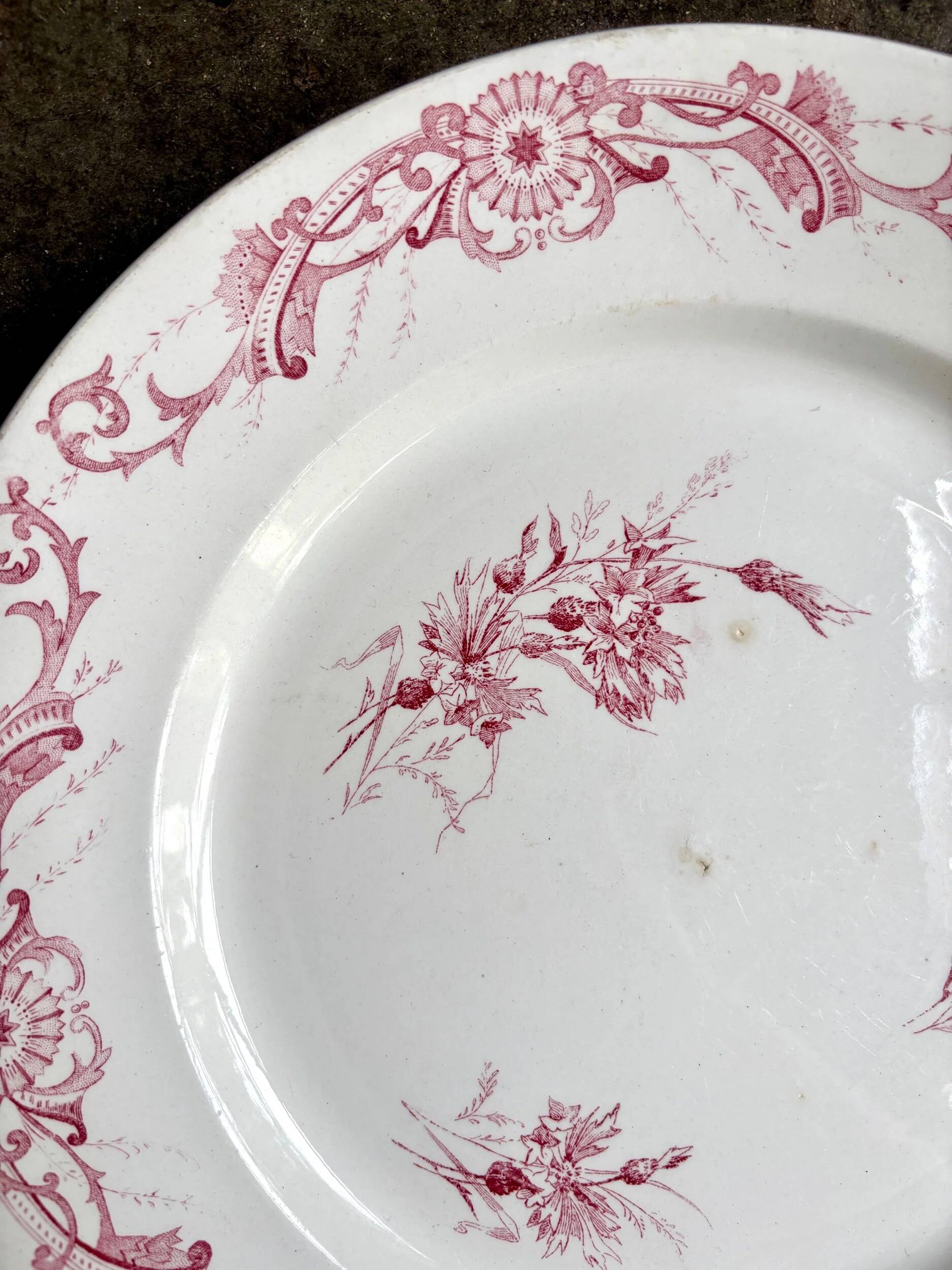 Creil & Montereau round dish in pink ironstone, "Centaurée" service