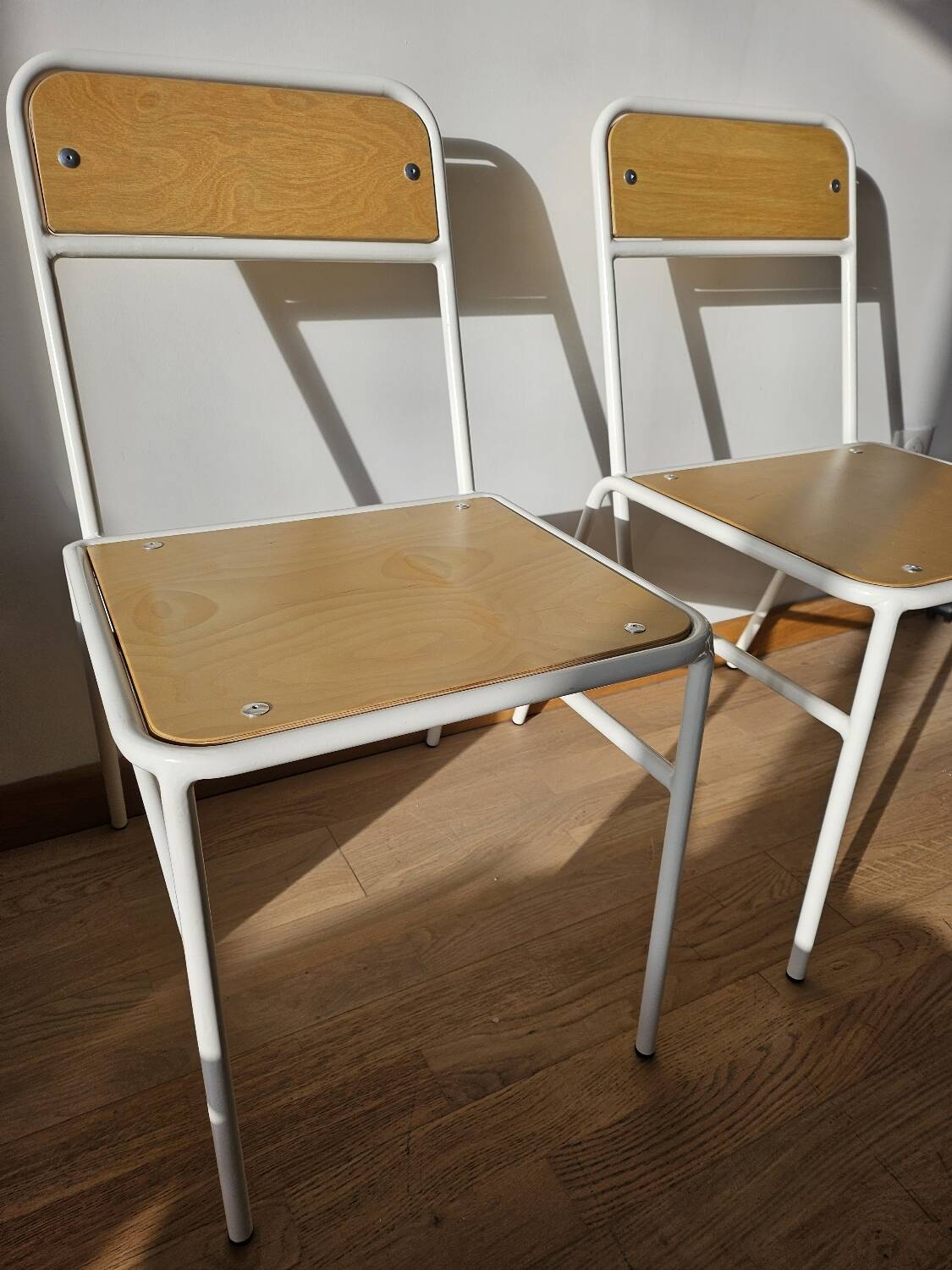 2 chairs once!