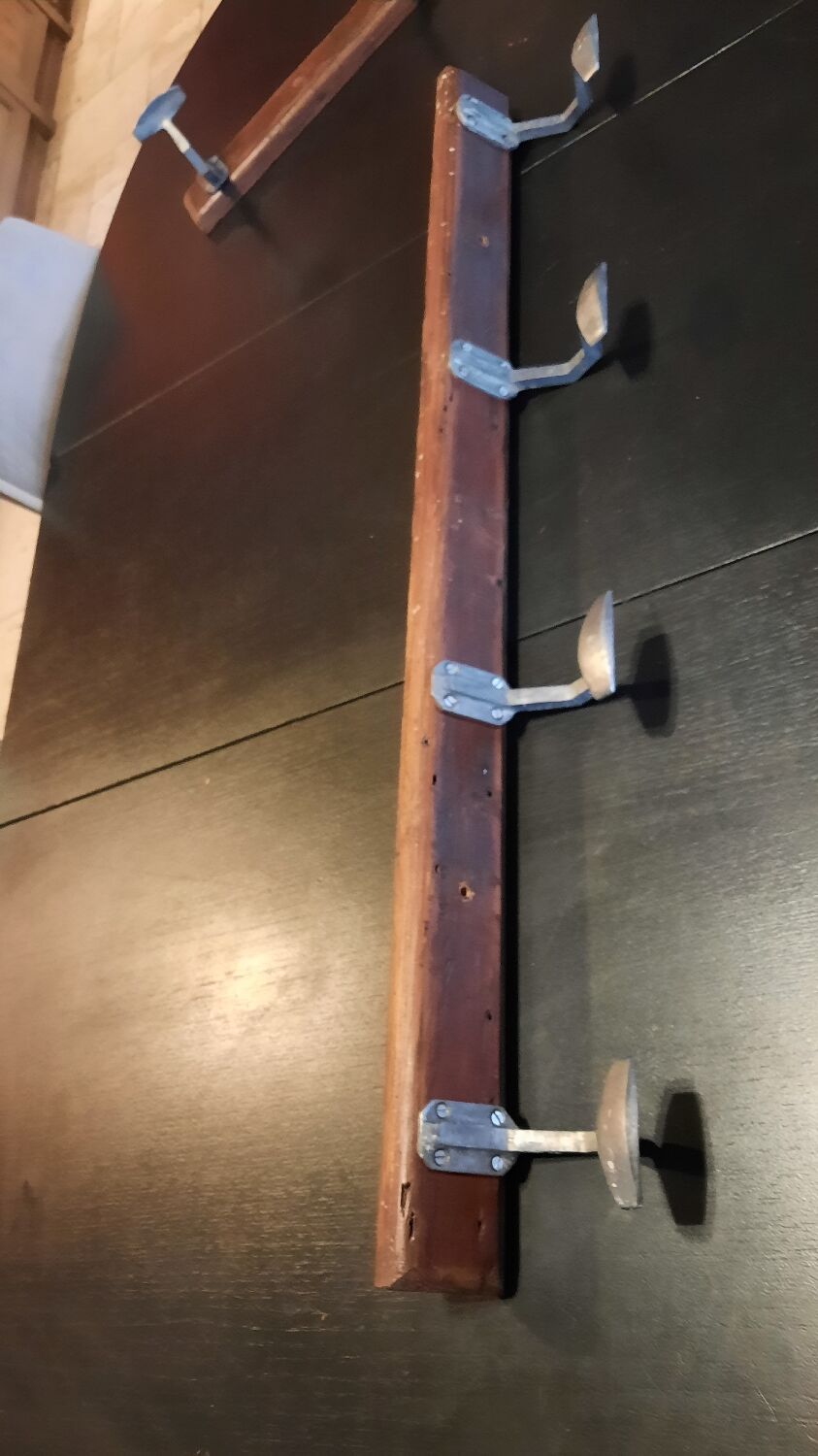Wall-mounted coat rack 4 hooks