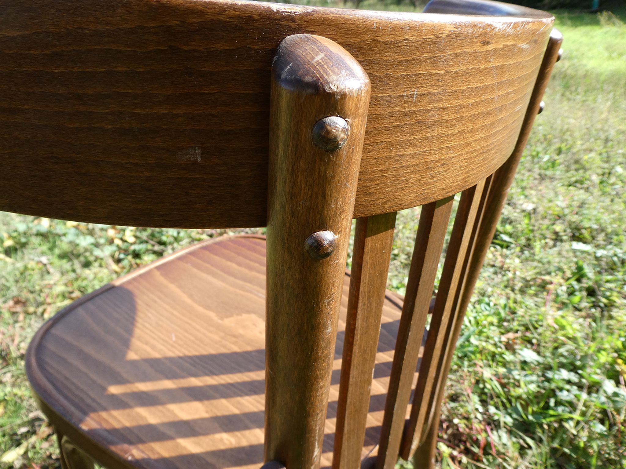 Lot de 11 chaises bistrot en bois courbé vintage