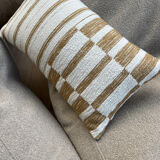 Coussin écru camel