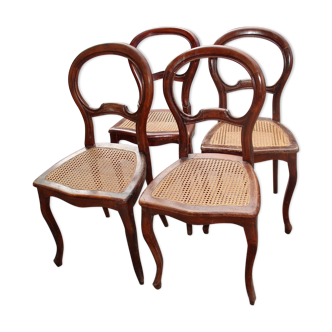 Set of 4 chairs in walnut and sitting in caning of time Louis Philippe
