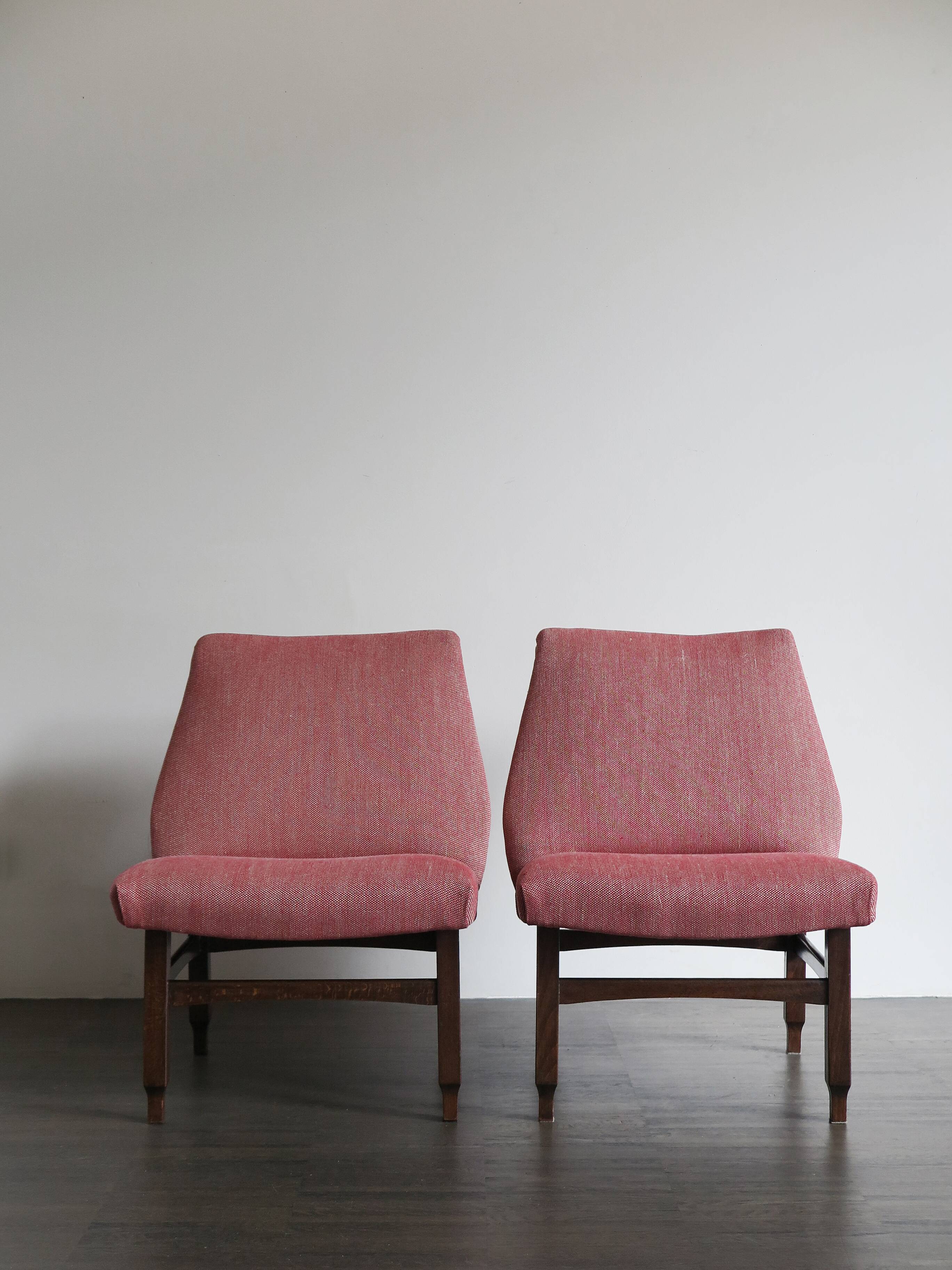 Couple of Italian midcentury modern design red armchairs 1950s
