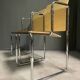 Une paire de chaises Hopmi de Gerrit Thomas Rietveld