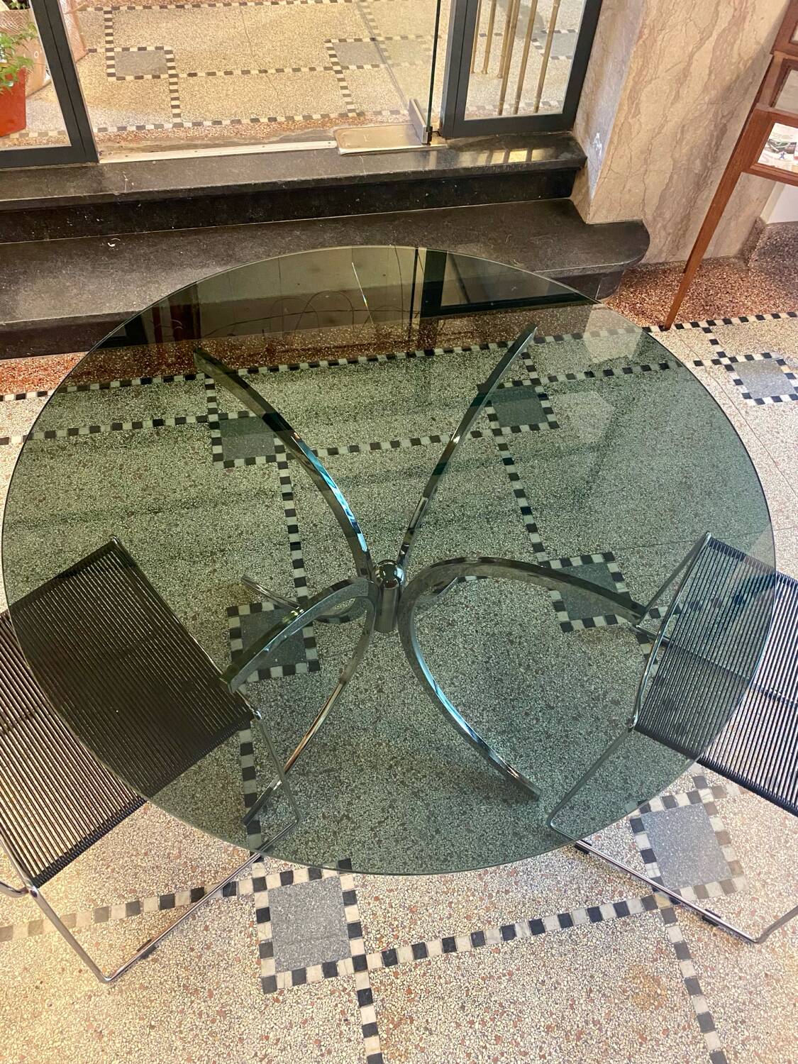 Italian round table in smoked glass 1970 Giotto Stoppino style