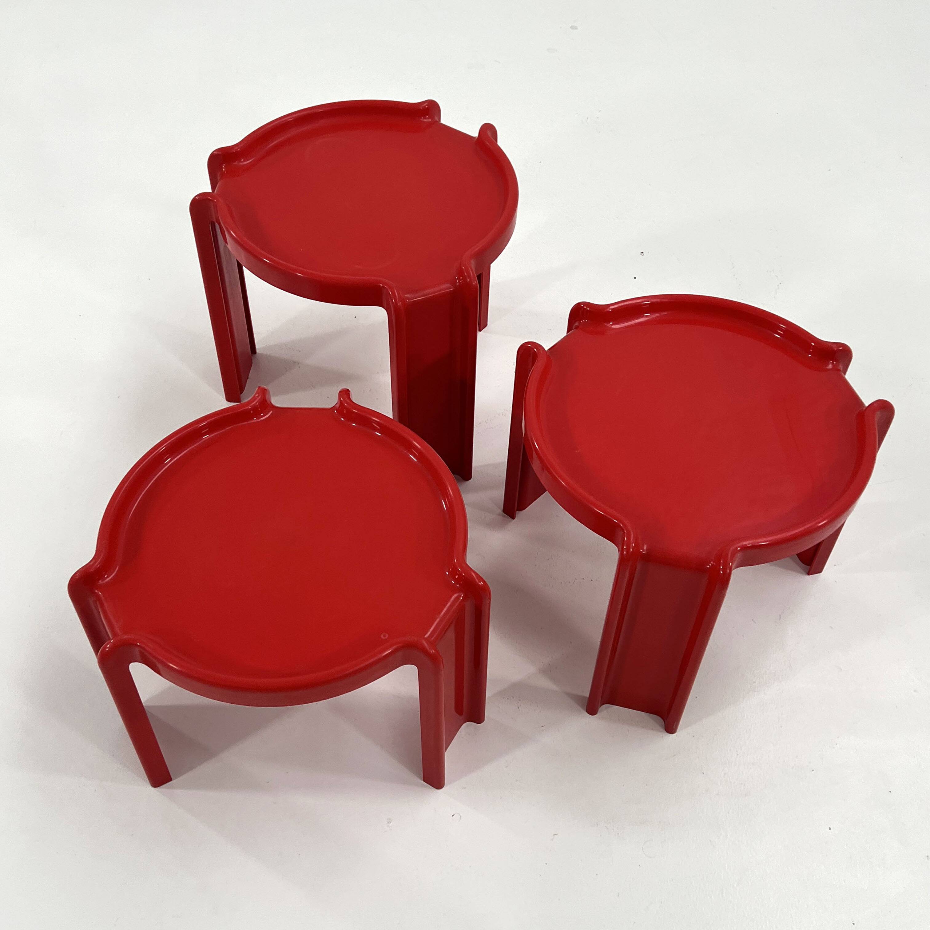 Set of 3 nesting tables by Giotto Stoppino for Kartell, 1970.