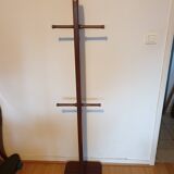 60s totem coat rack
