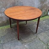 Extendable teak table by Alberts Tibro