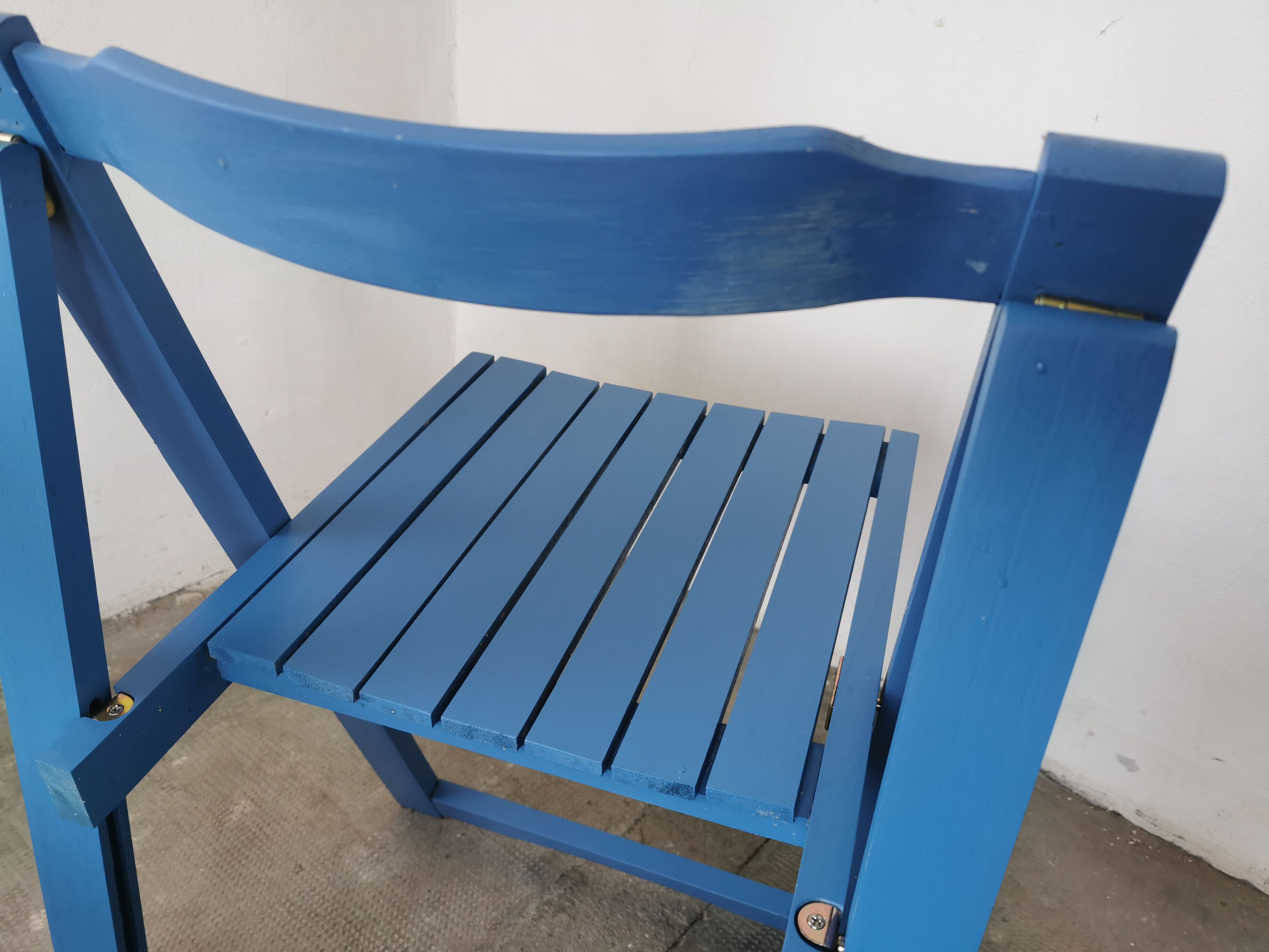 Set of 4 vintage folding chairs