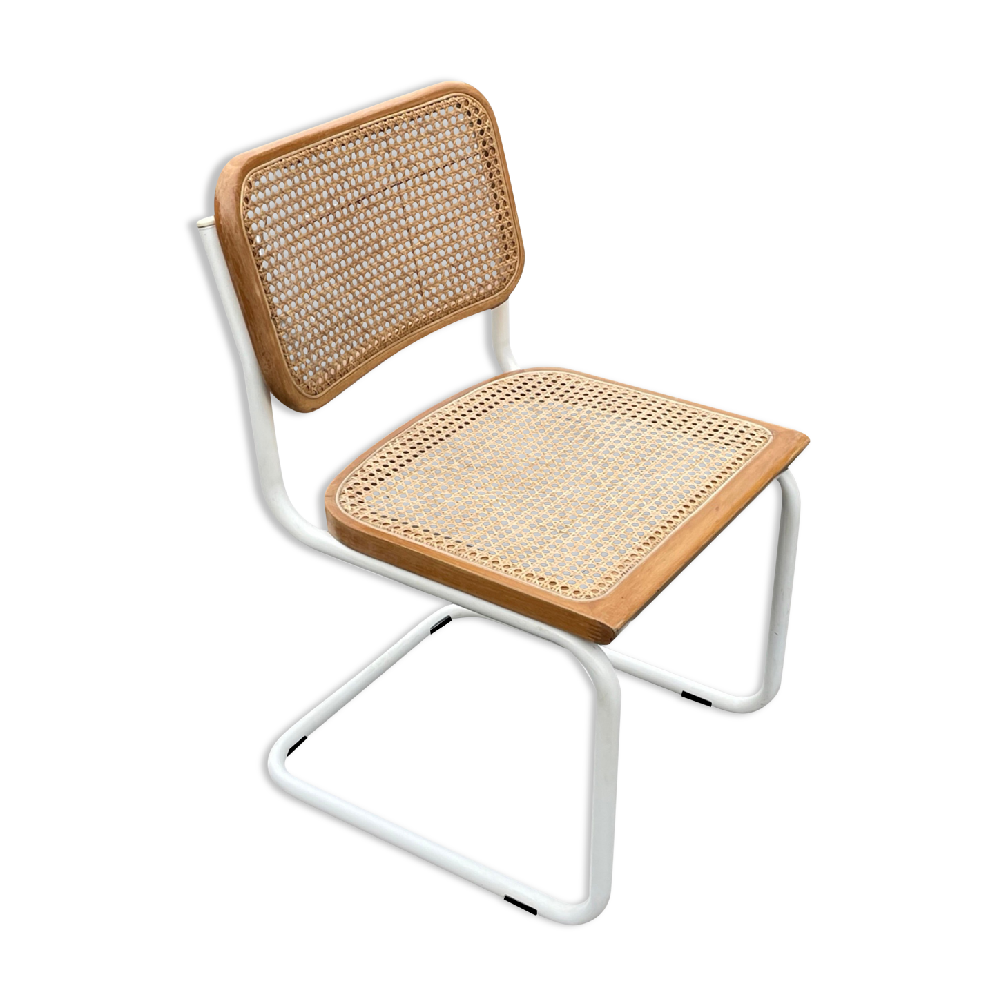 Chaise Cesca modèle b32 en blanc et bois par Marcel Breuer