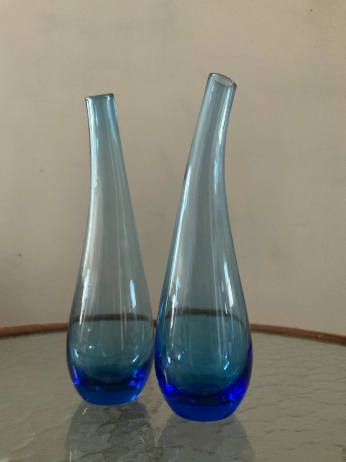 Paire de vases bulbes en verre soufflé 