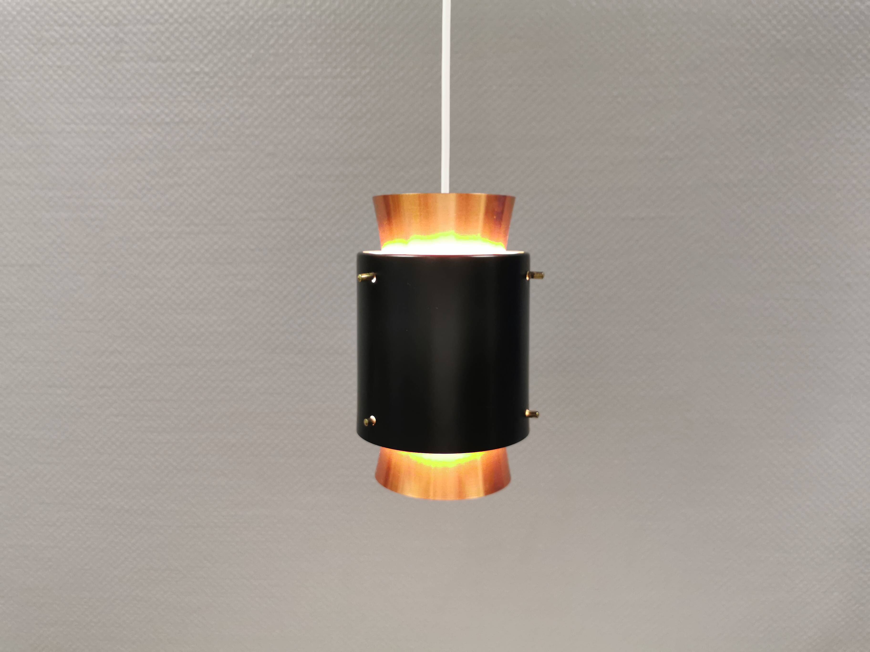 Small Danish hanging lamp from the 1980s in copper colour and black
