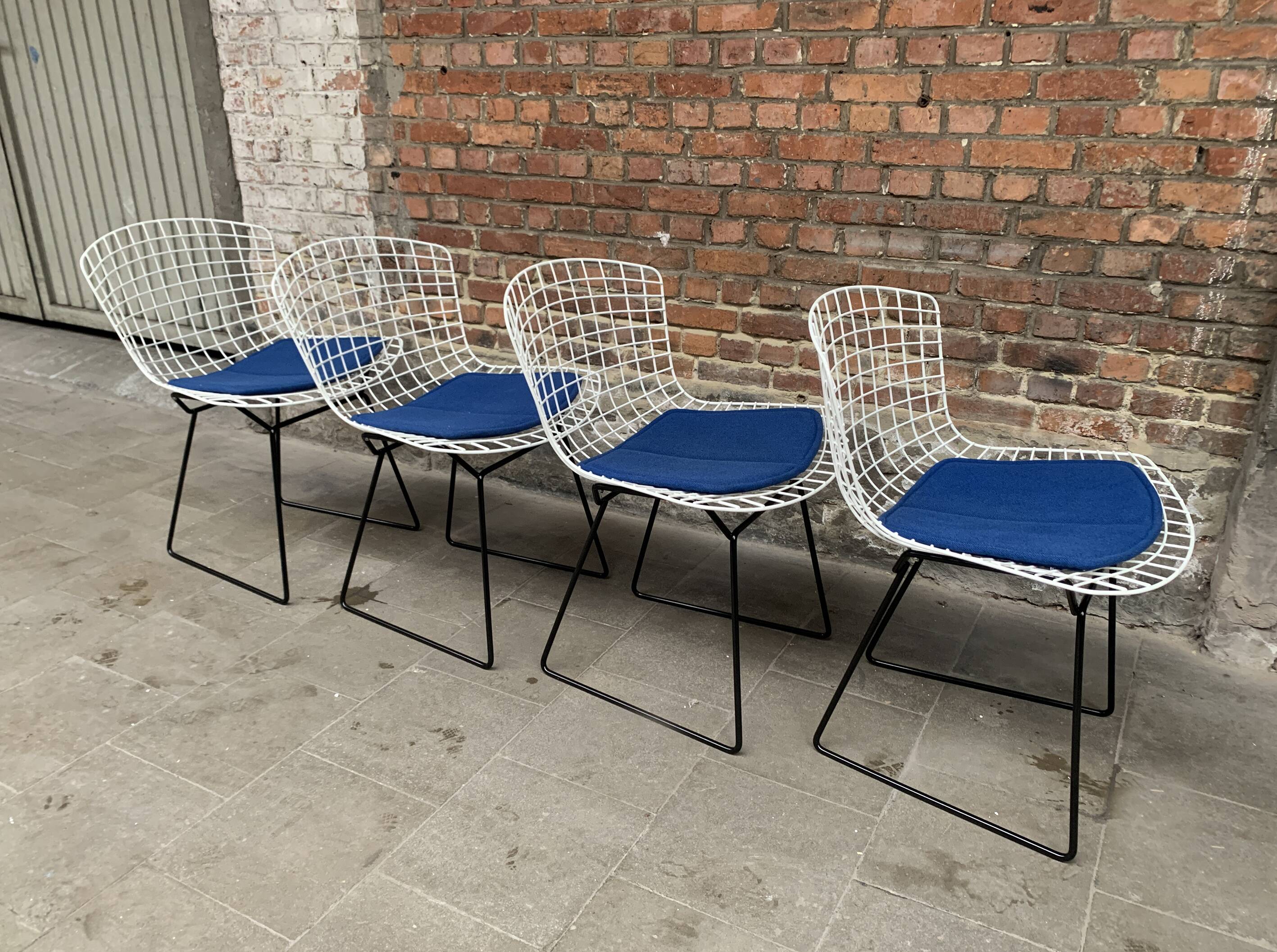 4 chaises 420 par Harry Bertoia pour Knoll International, 1960
