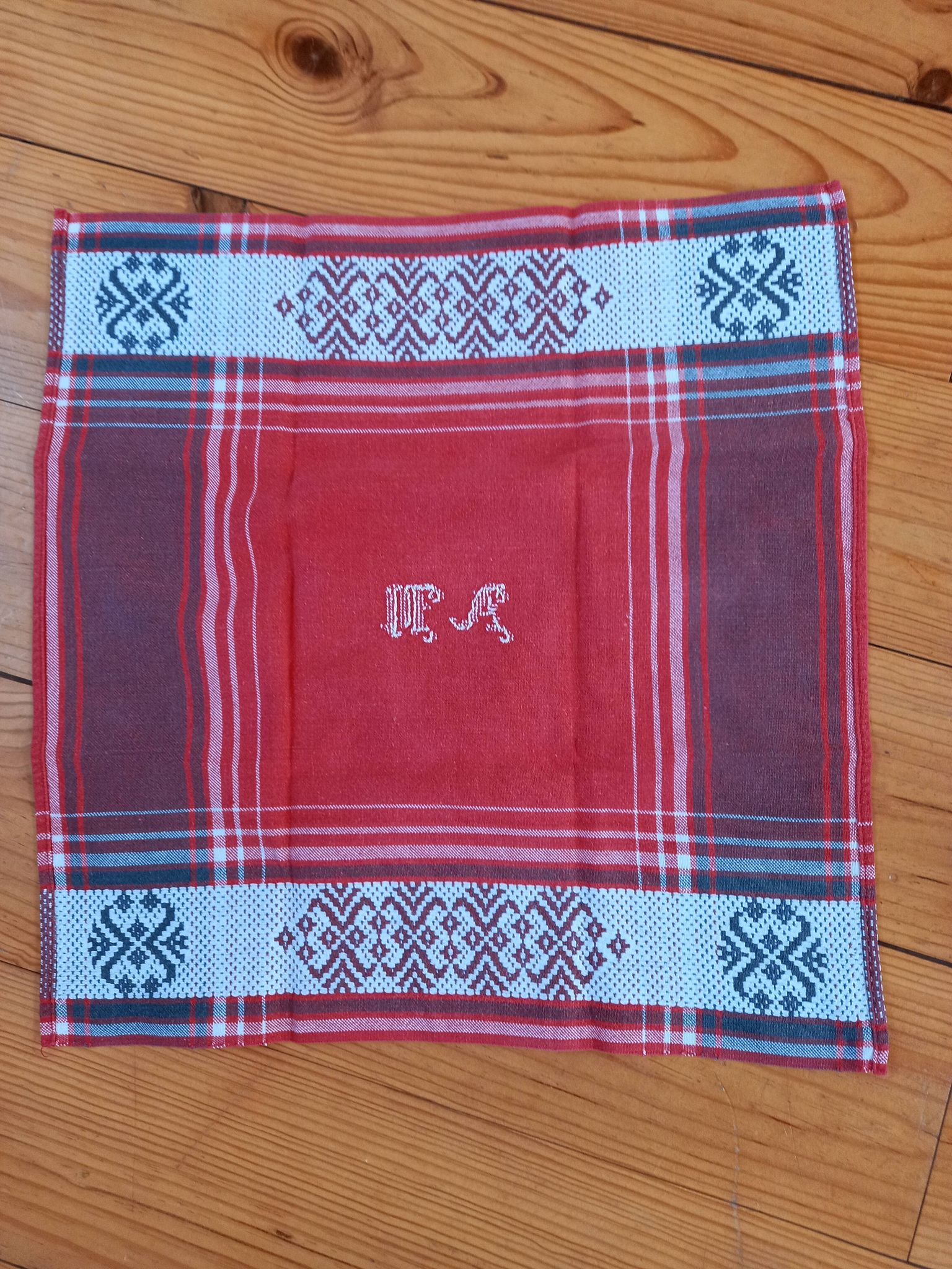 Nappe vintage et ses 12 serviettes coton rouge monogrammées am