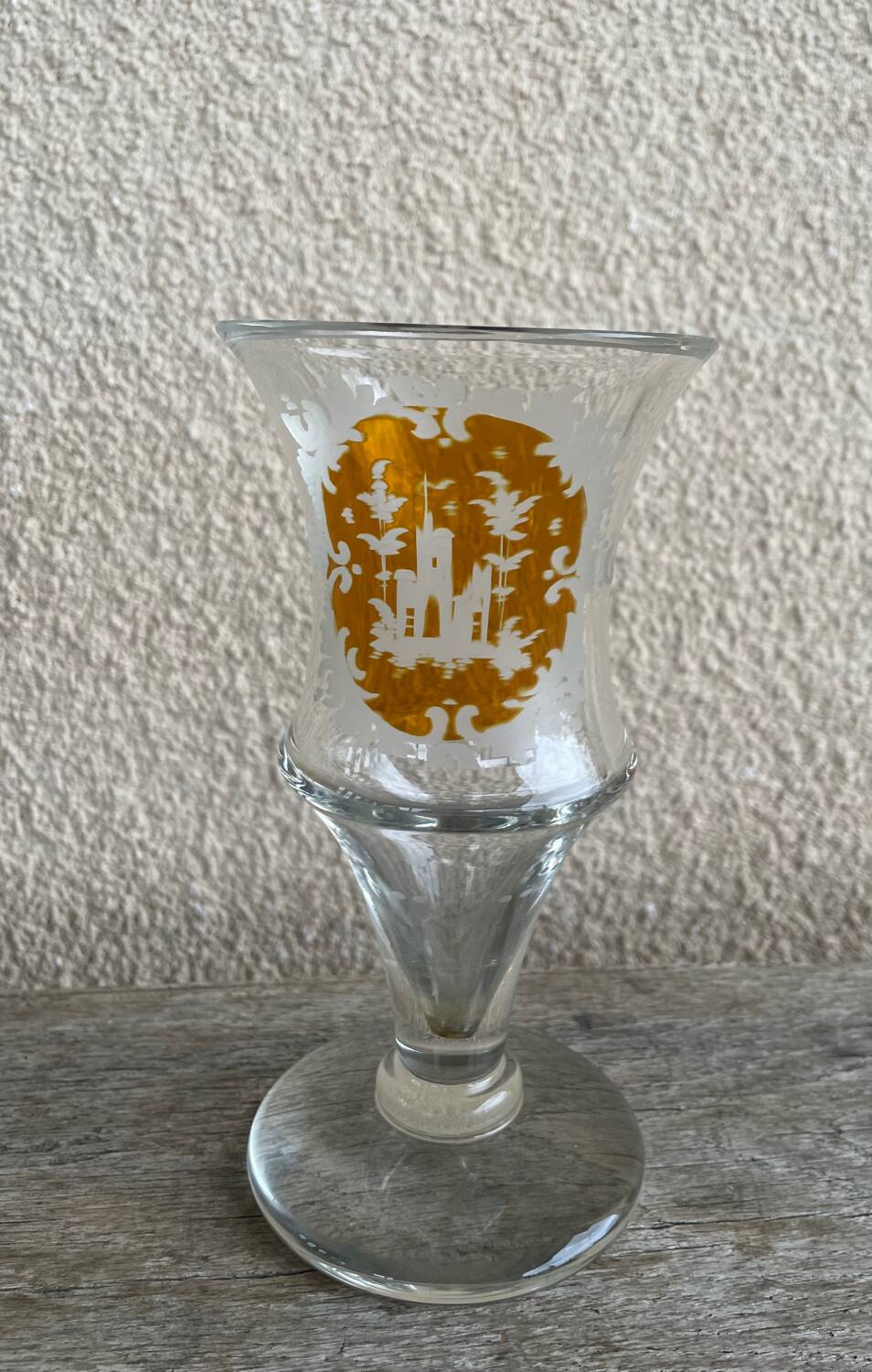Verre à pied en cristal gravé de Bohême