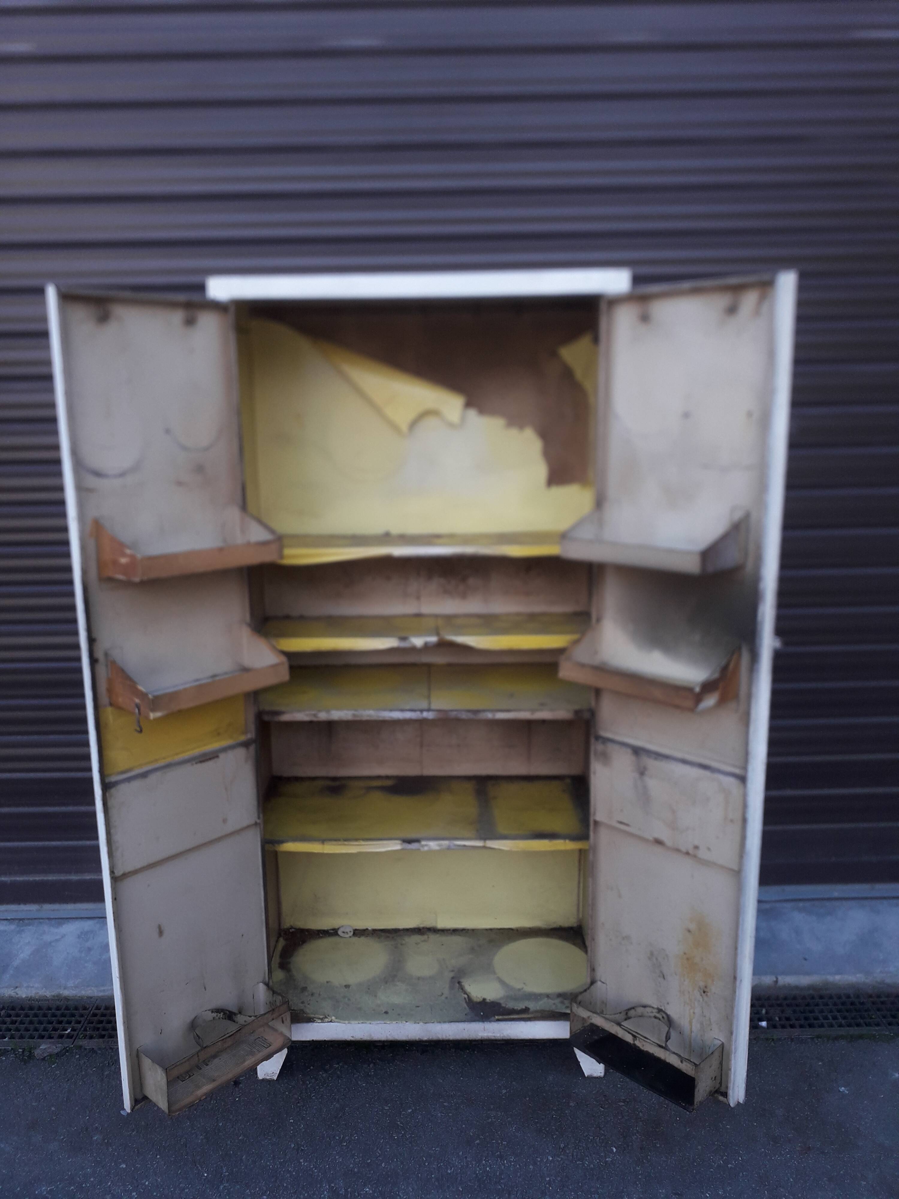 Armoire métallique d'atelier