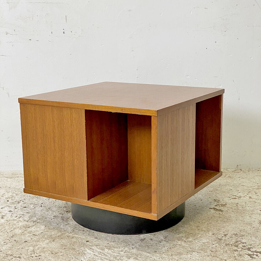 Rotating coffee table magazine holder