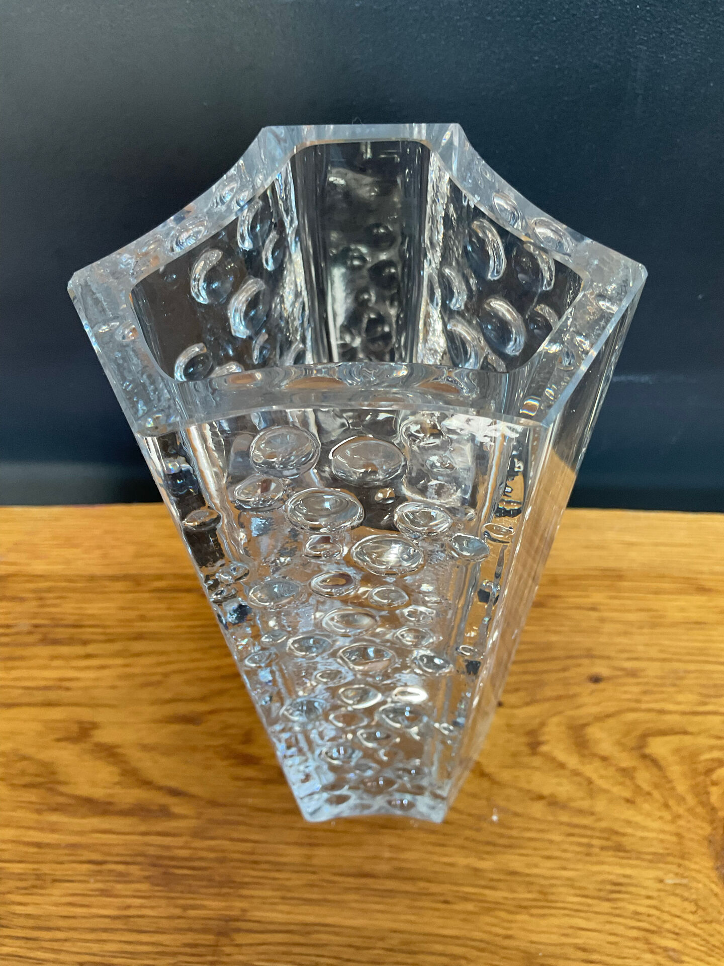 Hexagonal vase Riihimäen Lasi vintage in moulded glass