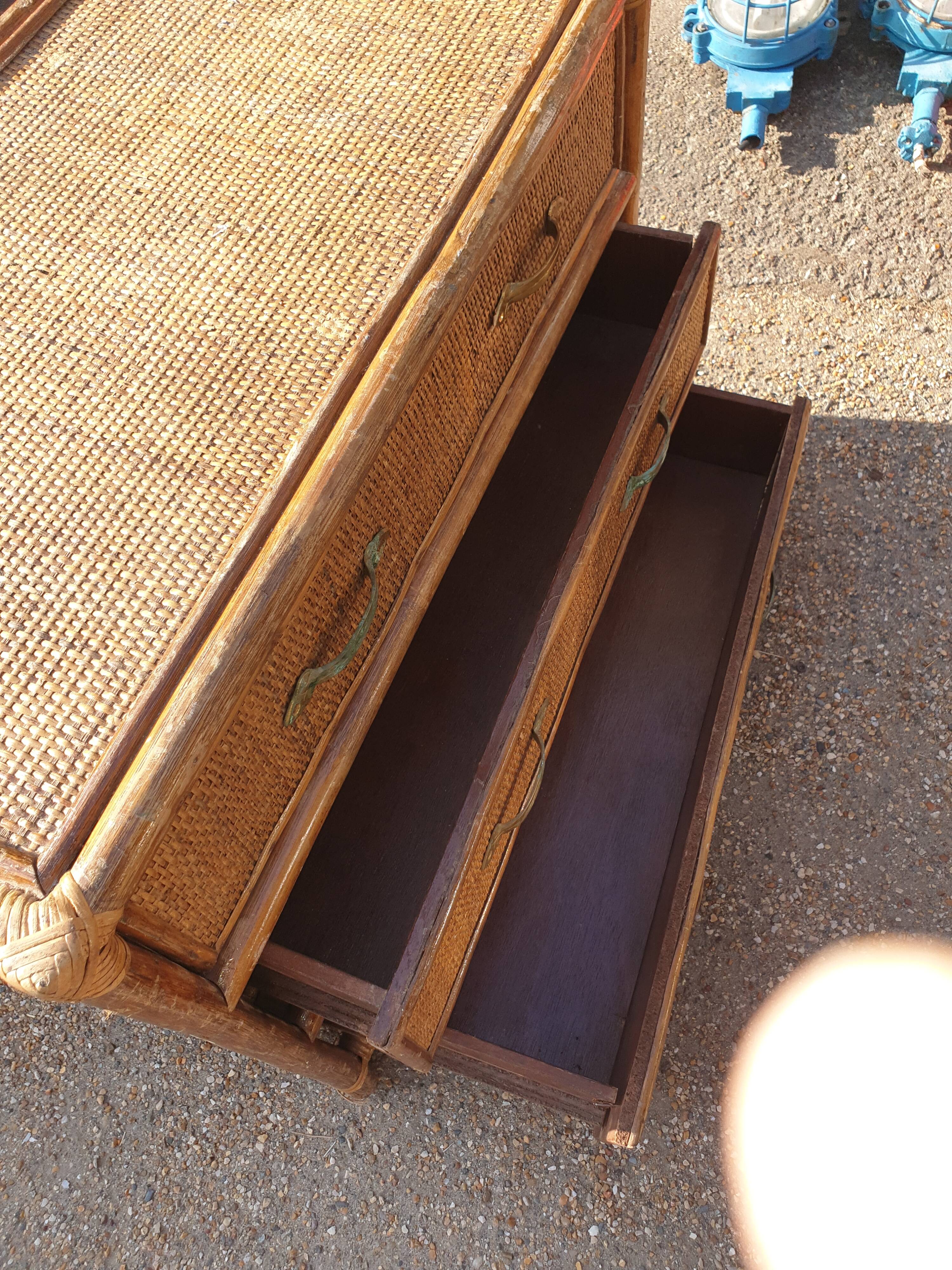 Rattan chest of drawers with 3 drawers
